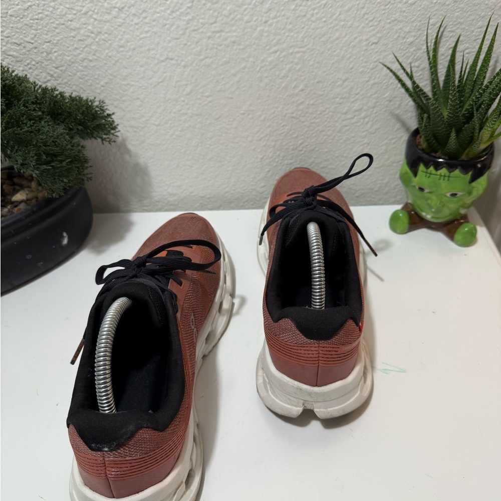 On Running Athletic Shoes - Rust and Black - Picture 5 of 7